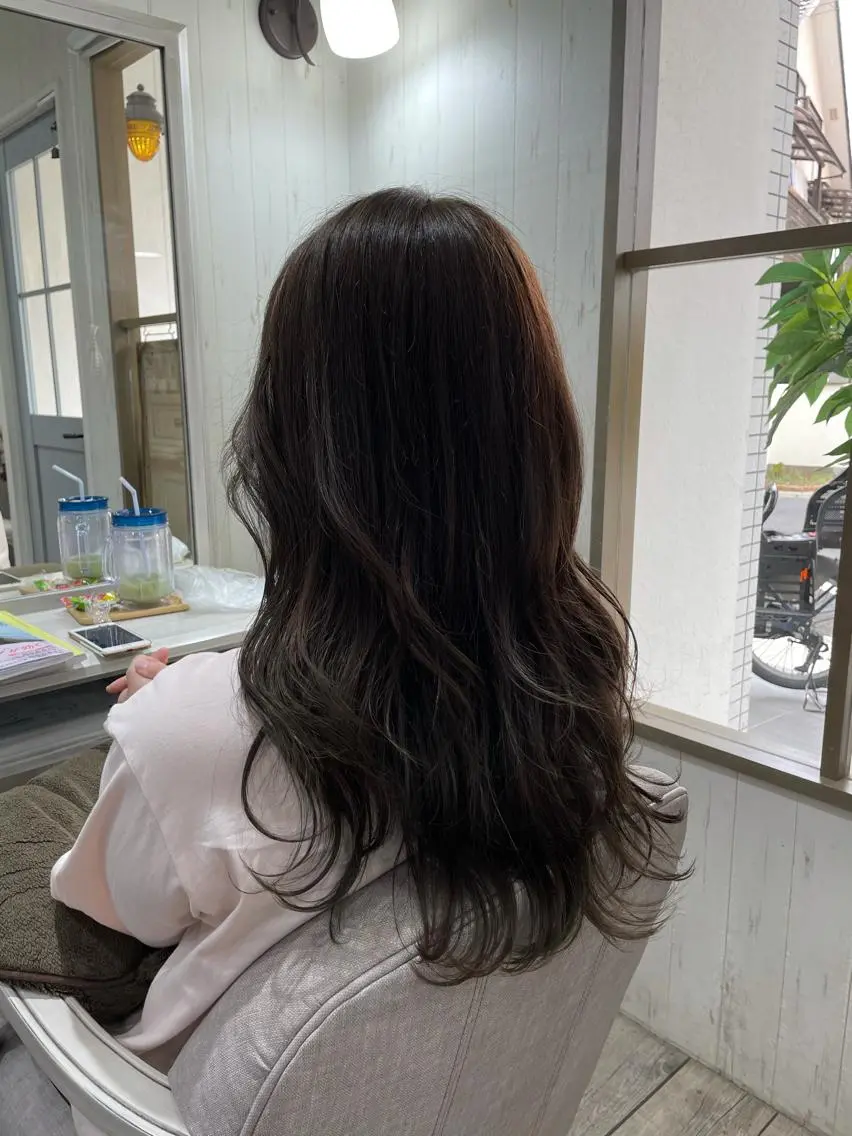 ロング ネモトメイナ🌿 今月末で退職しますのヘアスタイル