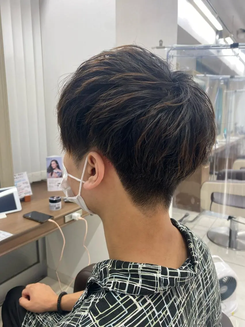 ショート メンズ マッシュ 刈り上げ 長妻莉央/縮毛矯正 髪質改善カラーのヘアスタイル