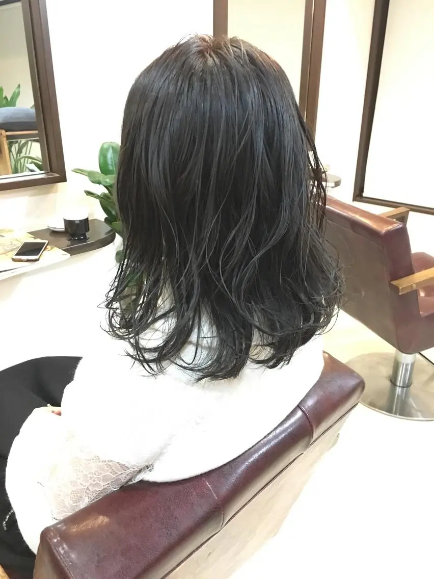 ミディアム カラー ミディアムパーマ アディクシーカラー バレイヤージュ ベージュカラー ブリーチ ヘアカラー トリートメント 隠れ家美容室 RAW TOKYO 【公式】のヘアスタイル
