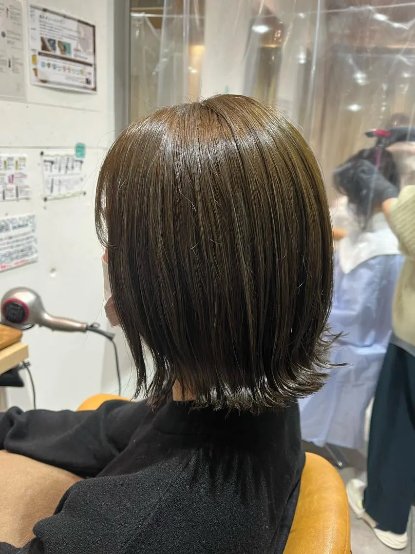 ミディアム カラー 切りっぱなしボブ ボブ 外ハネヘア 田辺 黎花のヘアスタイル