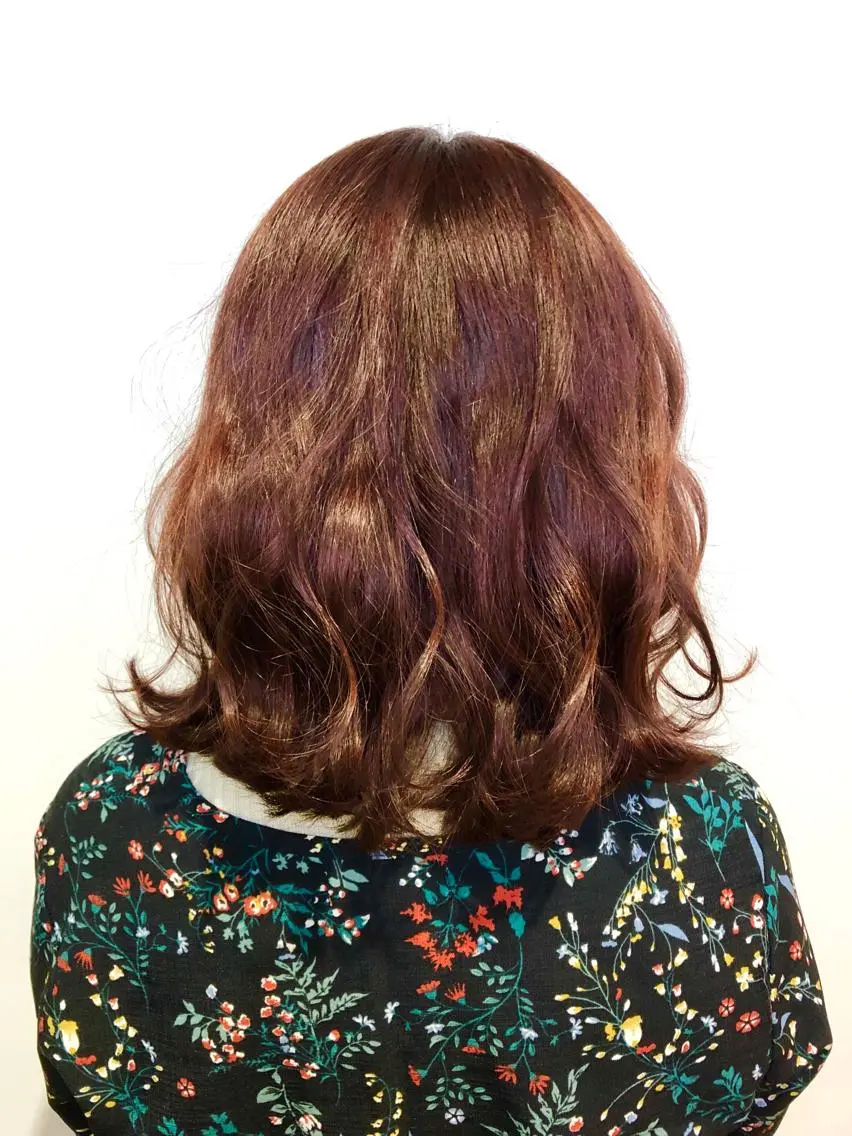 ミディアム カラー トップ スタイリストのヘアスタイル