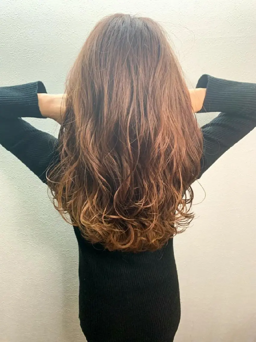カラー ロング ブリーチ ピンクカラー Stirmaison RYUSEIのヘアスタイル