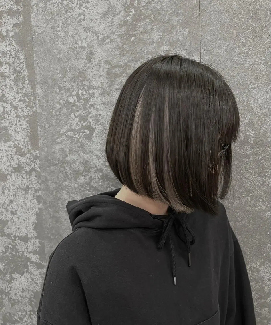 ショート カラー インナーカラー ヘアカラー 今田 飛奈のヘアスタイル