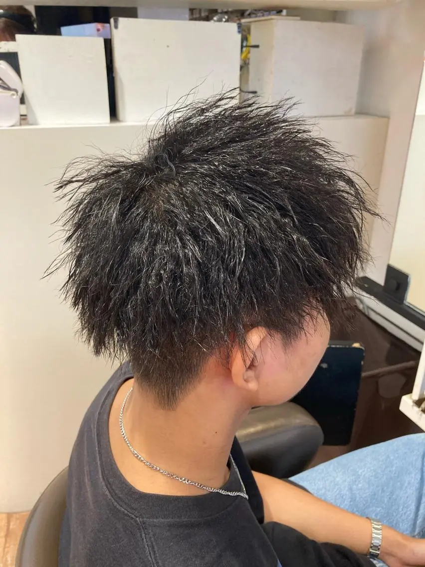 ショート メンズ メンズパーマ メンズツイストパーマ ツイストパーマ カット パーマ メンズ特化 TAKUYAのヘアスタイル