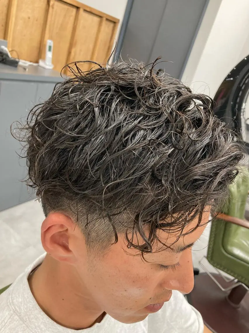 パーマ メンズ メンズパーマ スパイラルパーマ SHAFT Ieiriのヘアスタイル