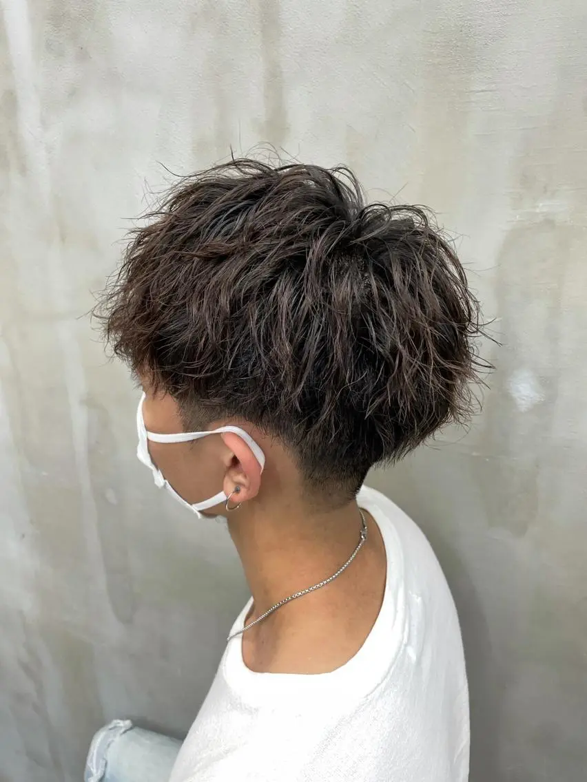 ショート メンズ マッシュ メンズパーマ 刈り上げ メンズサロン代表 曲がる縮毛矯正のヘアスタイル