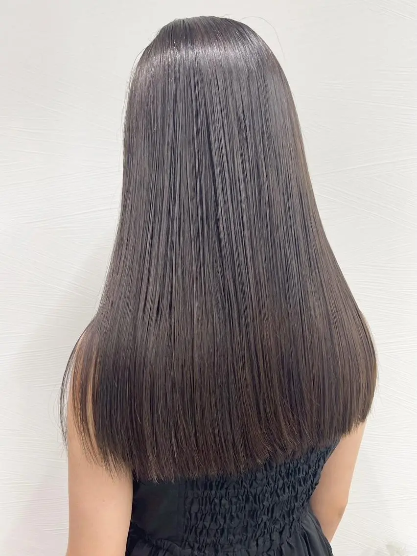 ロング 透明感/地毛風カラー AYAKAのヘアスタイル