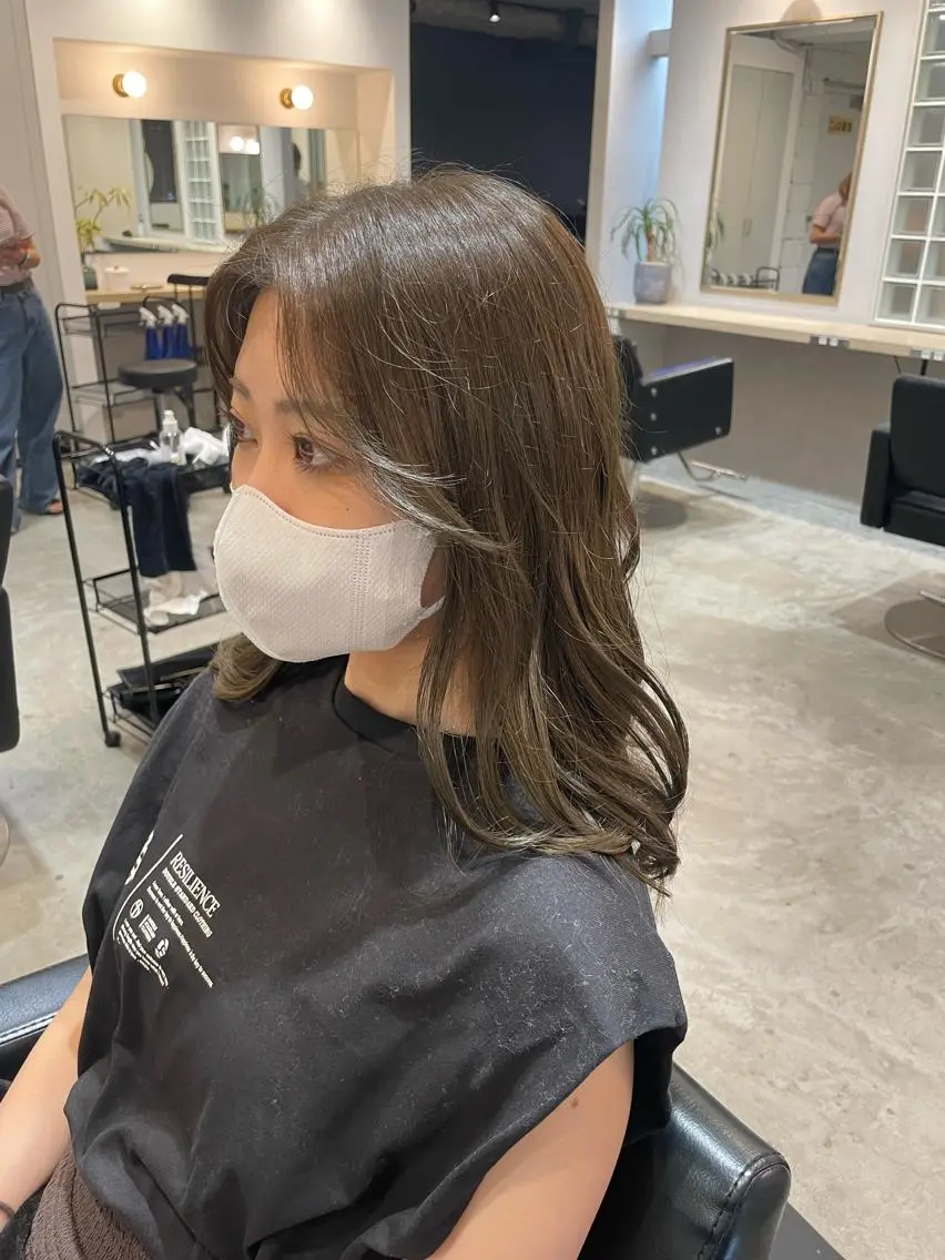 セミロング カラー 伊藤 まみのヘアスタイル