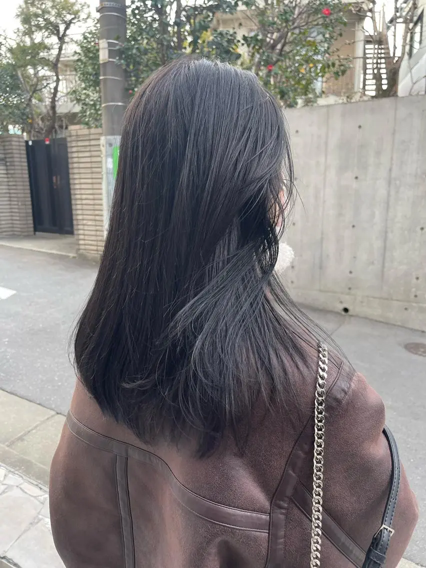 ロング カラー ネイビーカラー 透明感/レイヤー スタイル🤎mamiのヘアスタイル