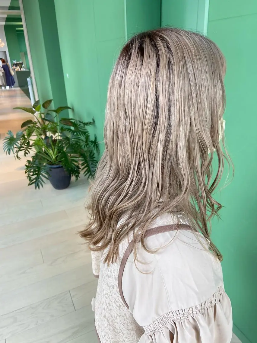 ロング カラー ベージュカラー ブリーチ 全店売上No.1🏆 ✨深江裕稀のヘアスタイル