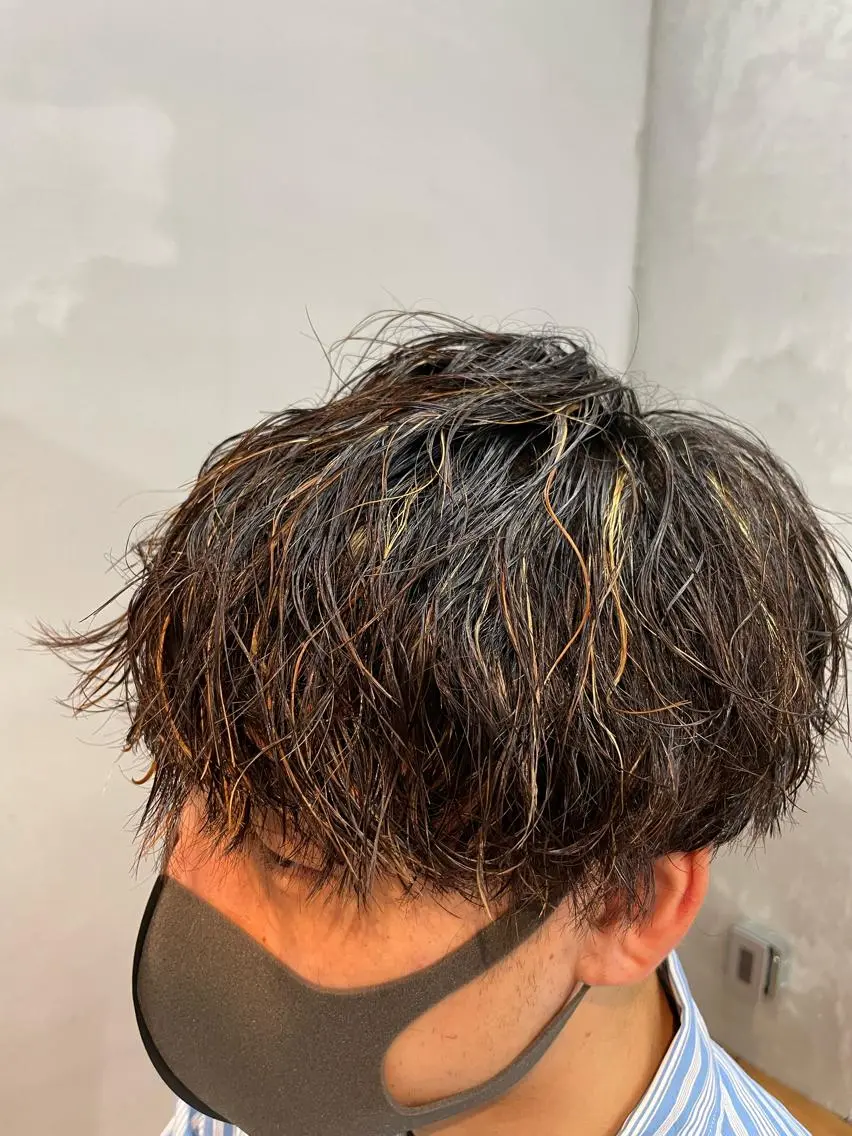 ショート カラー パーマ メンズ メンズハイライト ハイライトカラー ハイライト カット ヘアカラー ヘアセット メンズ特化🔥 アサオカカズキのヘアスタイル