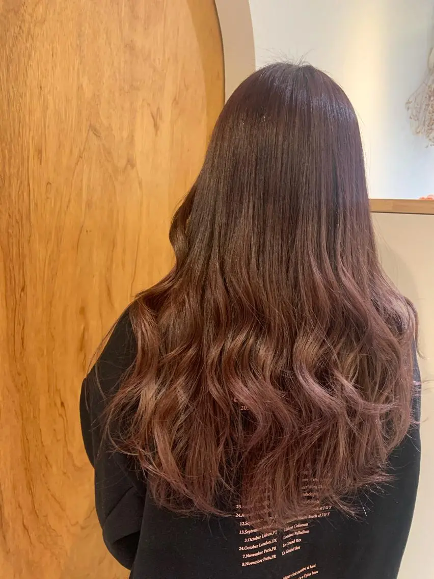 ロング 中村 彩音のヘアスタイル