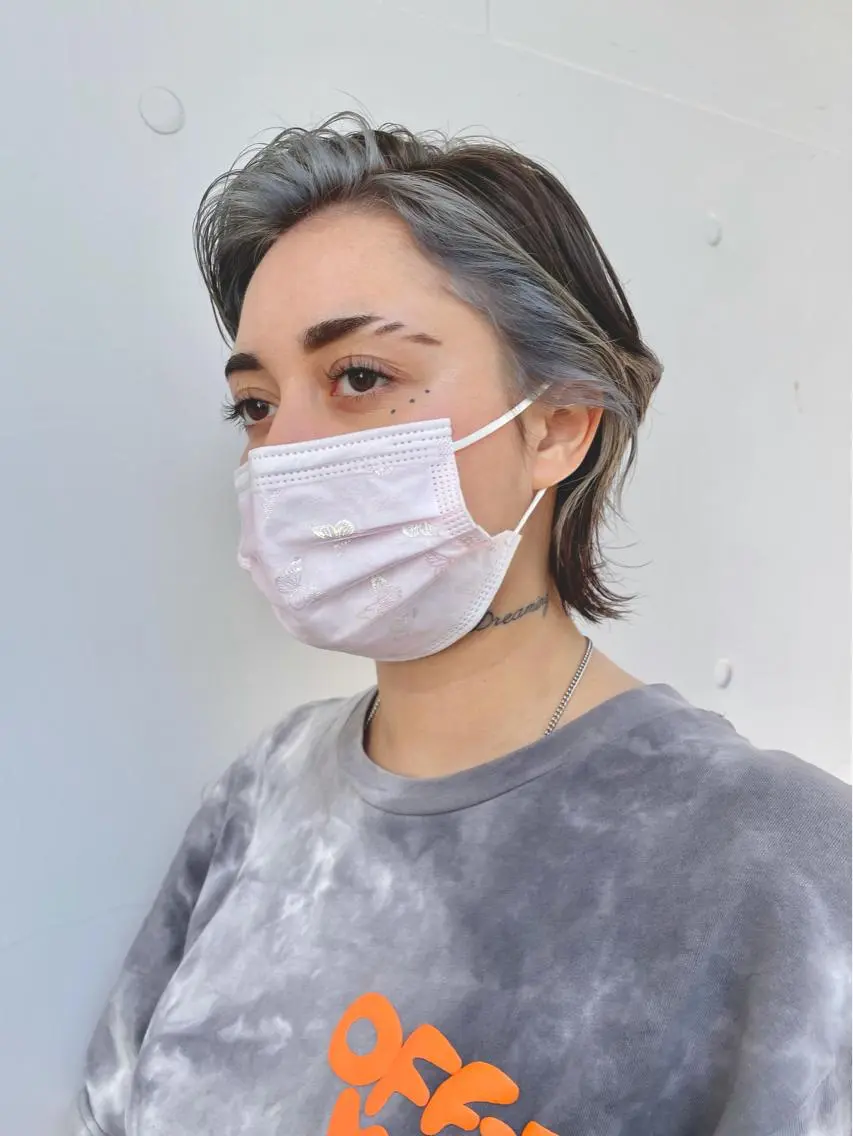 ショート カラー アディクシーカラー アッシュ ミストバング ブリーチ ケアブリーチ カット ヘアカラー トリートメント もにか🌞原宿/渋谷 🌝ブリーチカラーのヘアスタイル