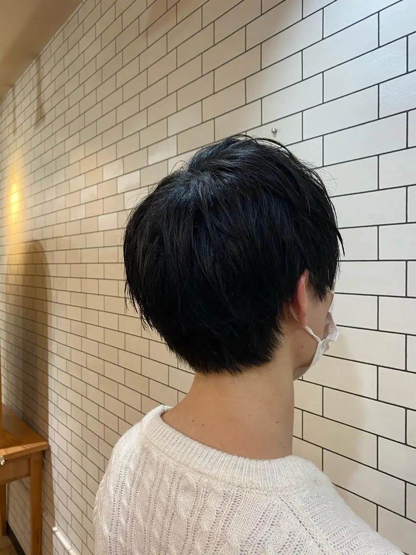 ショート メンズ 刈り上げ カット TAI透明カラー 柔らかい縮毛矯正のヘアスタイル