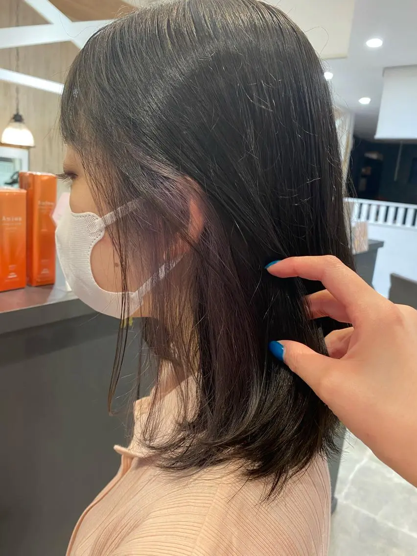 セミロング カラー イヤリングカラー ラベンダーカラー ヘアカラー 柴田 枝利子のヘアスタイル