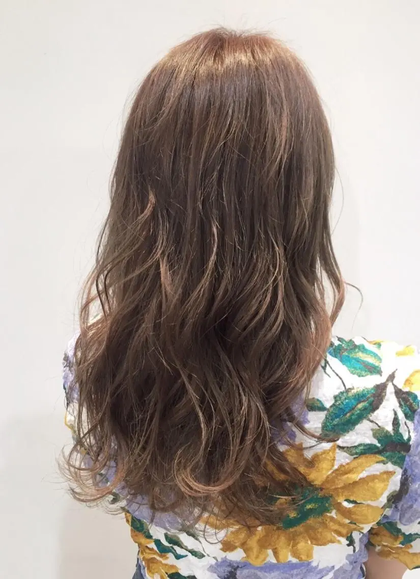 セミロング カラー ベージュカラー フォギーベージュ 透明感・艶カラー/ 坂田友梨奈のヘアスタイル
