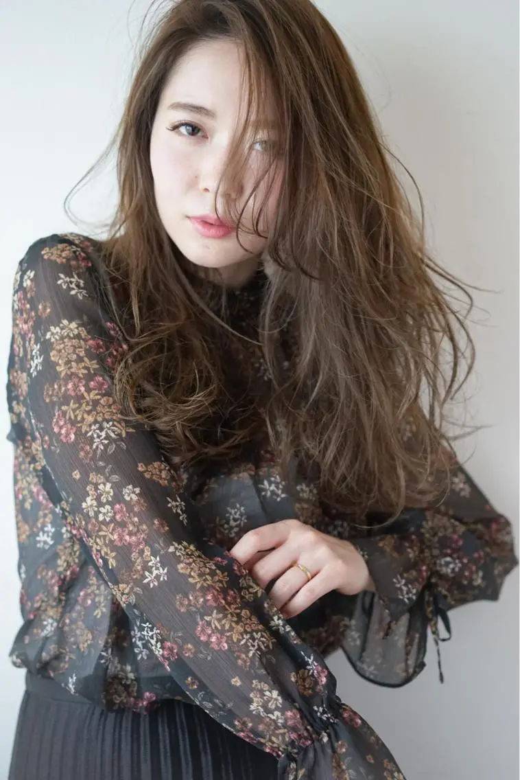 ロング ロング ヘアールーム アートのヘアスタイル