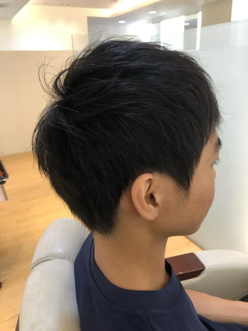 ショート ショートヘア 山岡 徹也のヘアスタイル