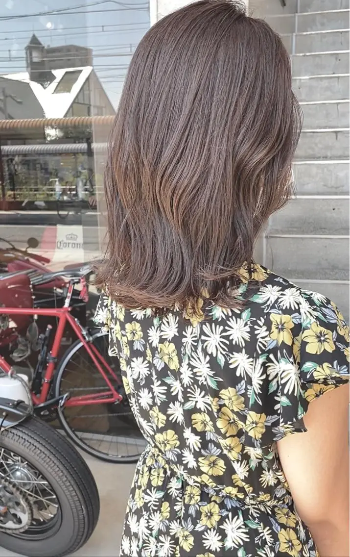 ミディアム カラー 日高 香織のヘアスタイル