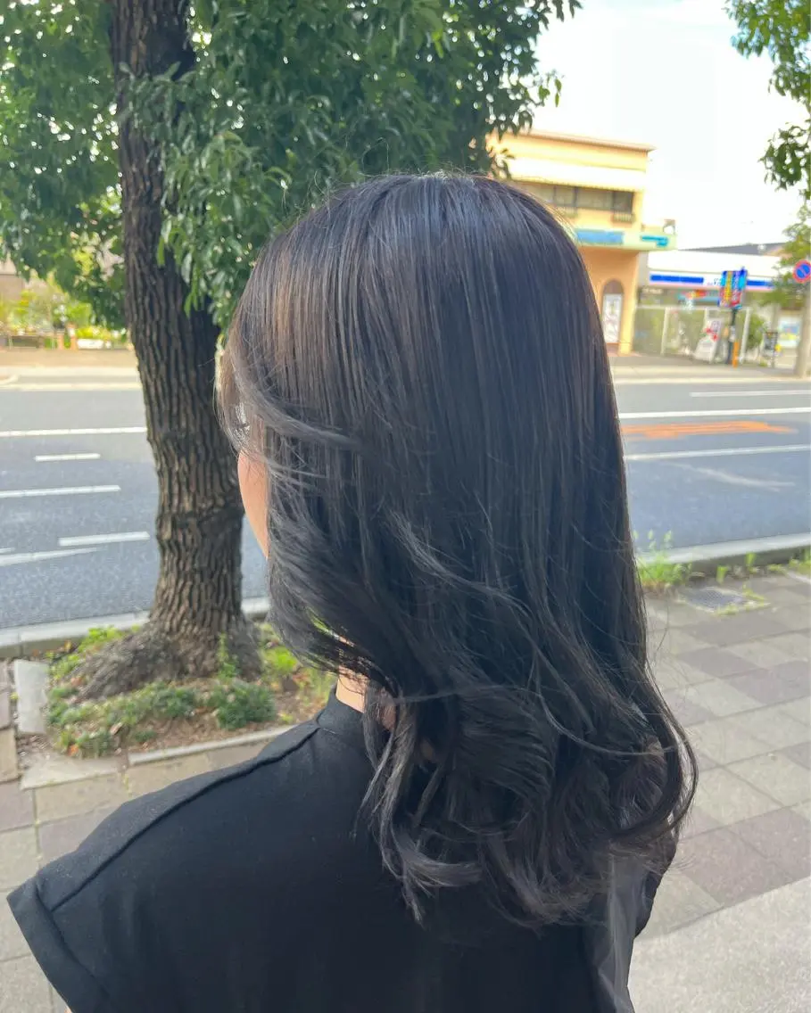 セミロング カラー グレージュ RuLaN AMIのヘアスタイル