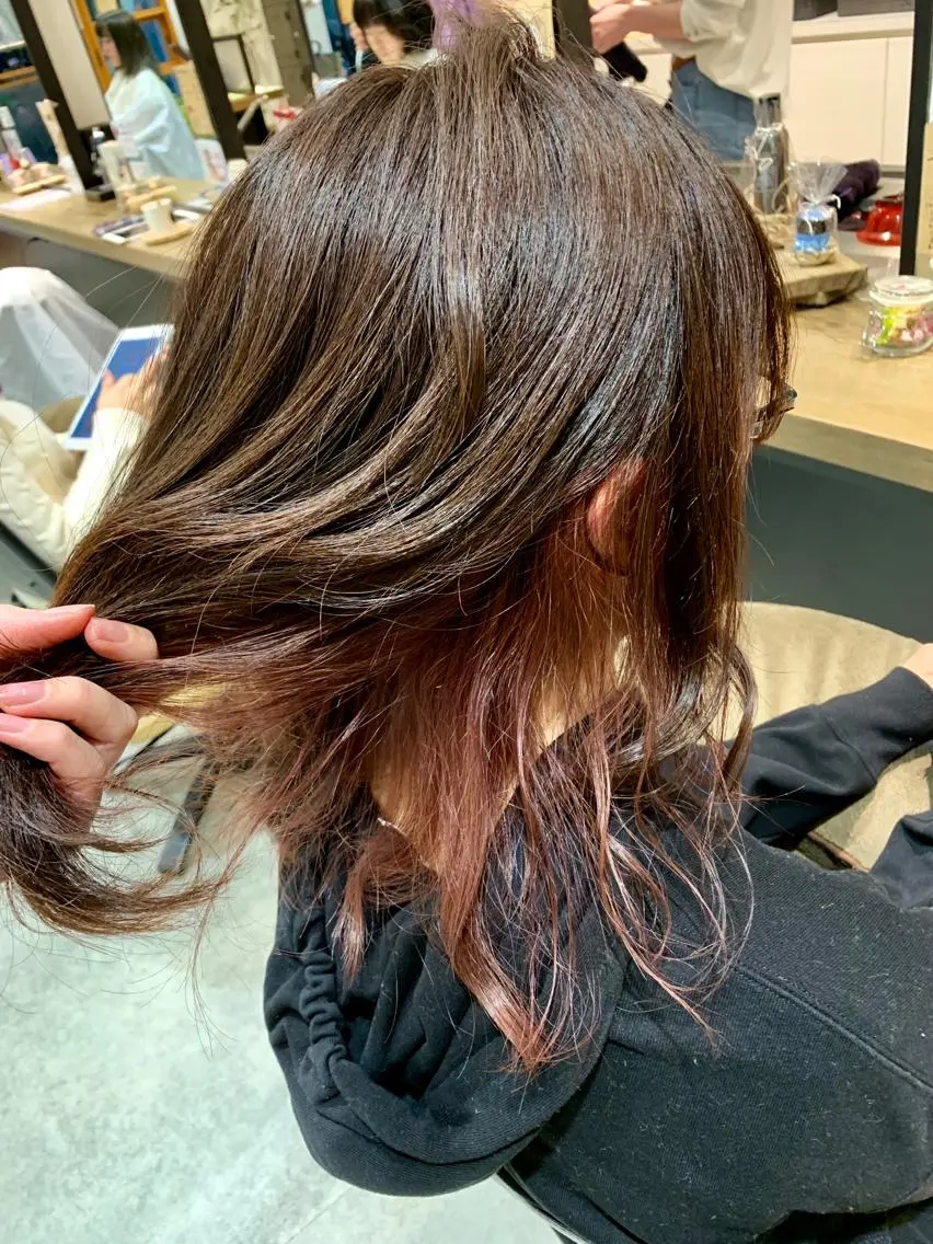 ミディアム カラー ヘアアレンジ インナーカラー ピンクカラー カット ヘアカラー 似合わせレイヤー/ 美髪縮毛矯正/ミナエのヘアスタイル
