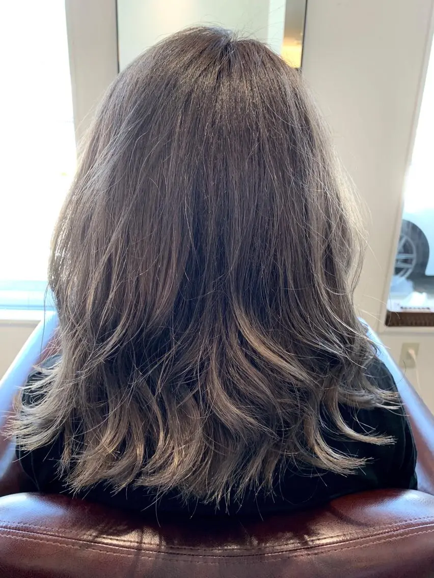 ミディアム カット ヘアカラー トリートメント HairDesign JAMのヘアスタイル