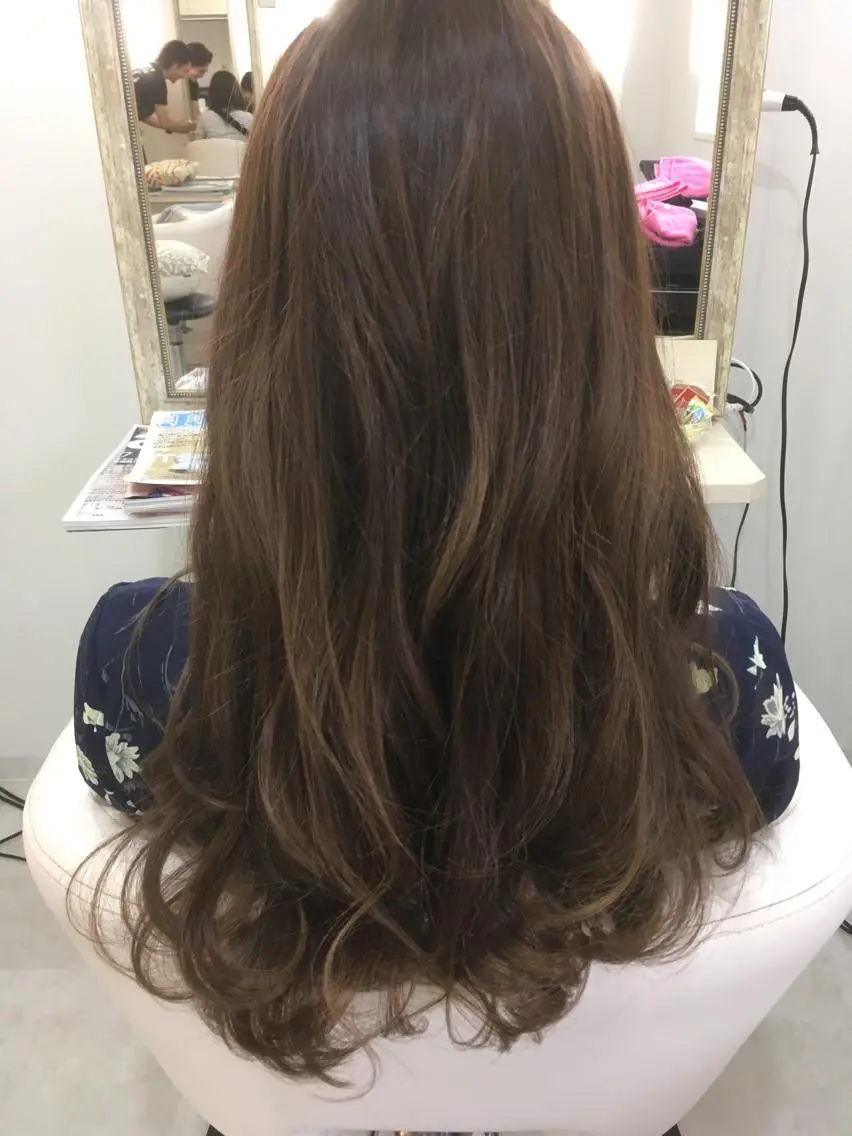 セミロング ロング カラー ハイライトカラー 3Dハイライト ハイライト 髪質改善 中川 翔のヘアスタイル