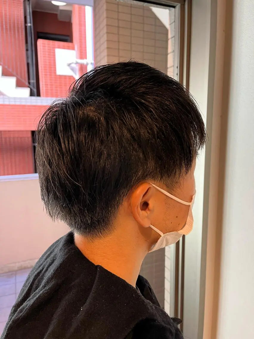 ショート メンズ ヘアカラー うしだ かおるのヘアスタイル