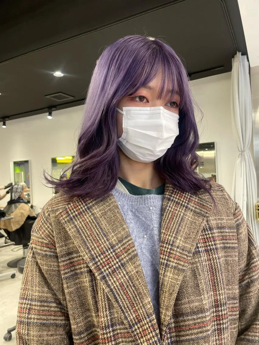 ミディアム カラー Shiori・:* 💫のネイルデザイン
