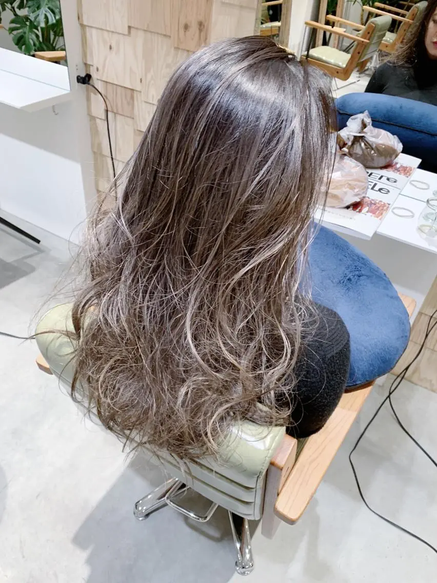ロング カラー バレイヤージュ ハイライトカラー ハイライト レイヤーカット 【完全マンツー 恵比寿】佐藤 翔のヘアスタイル