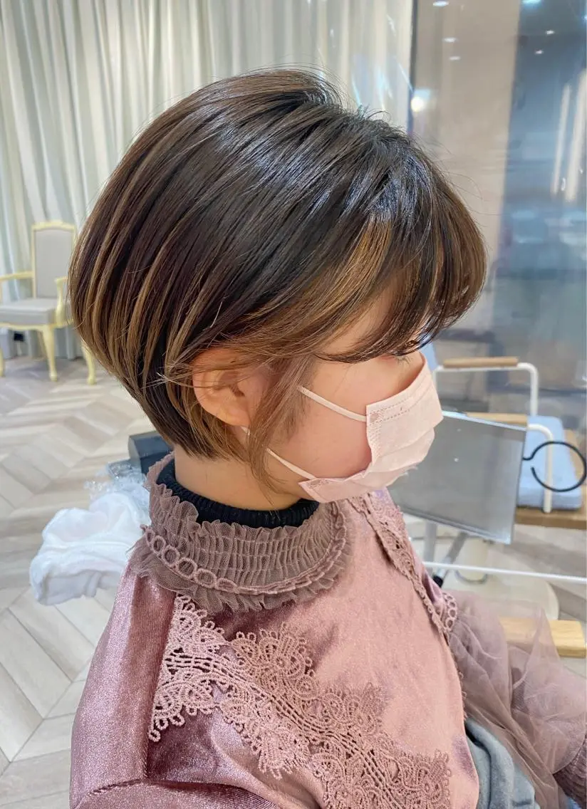 ショート カラー ベージュカラー ブリーチ インナーカラー カット ヘアカラー 小顔レイヤー/ ベージュ🤍Rieのヘアスタイル