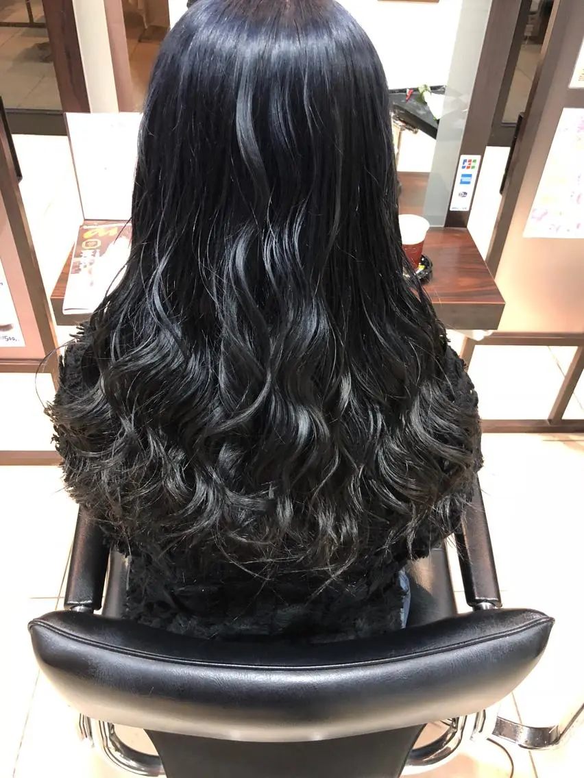 ロング カラー グラデーションカラー 手塚 亮汰のヘアスタイル