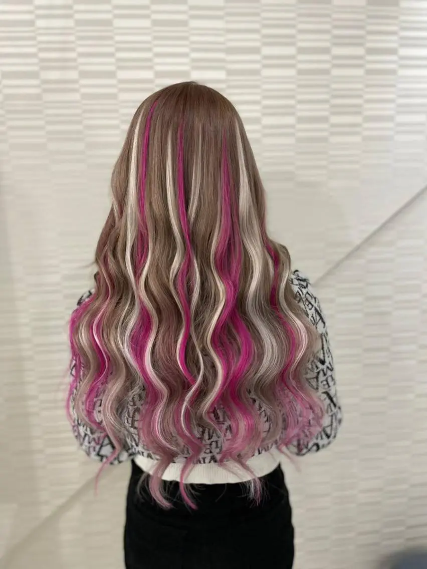 ロング KOSEI シールエクステのヘアスタイル