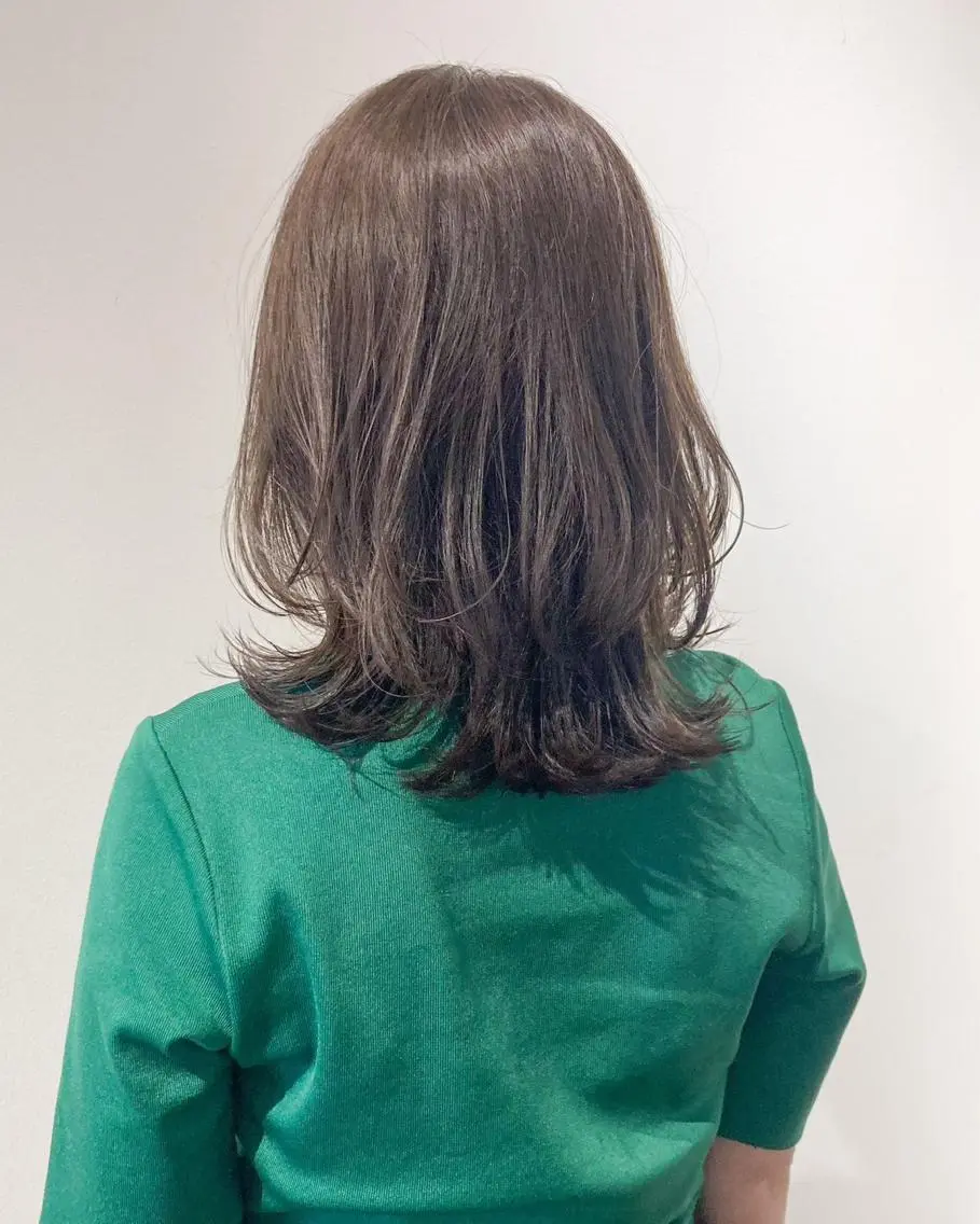 ミディアム カラー レイヤーカット🎀 rina🎀のヘアスタイル