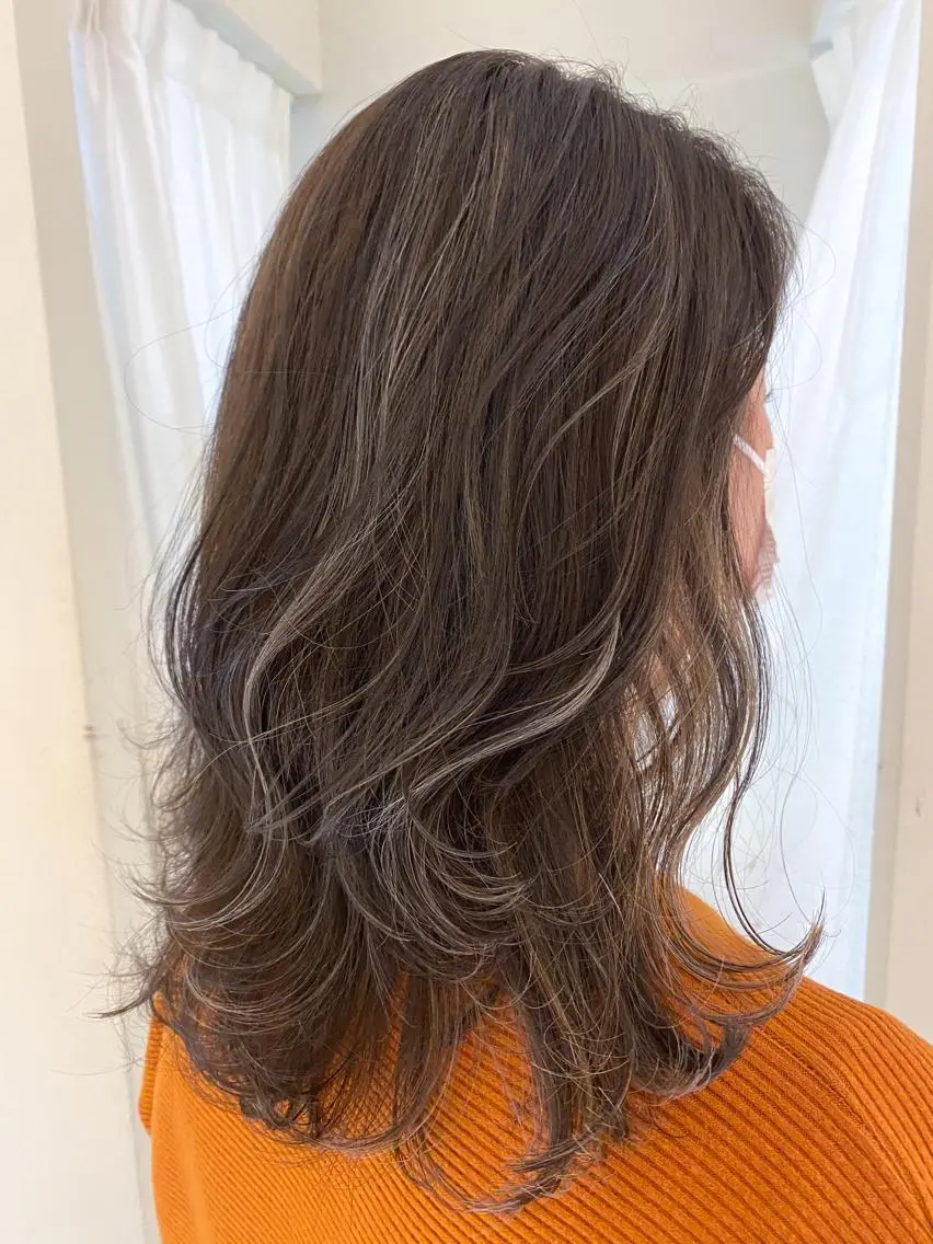 ミディアム レイヤーカット 川田くるみのヘアスタイル