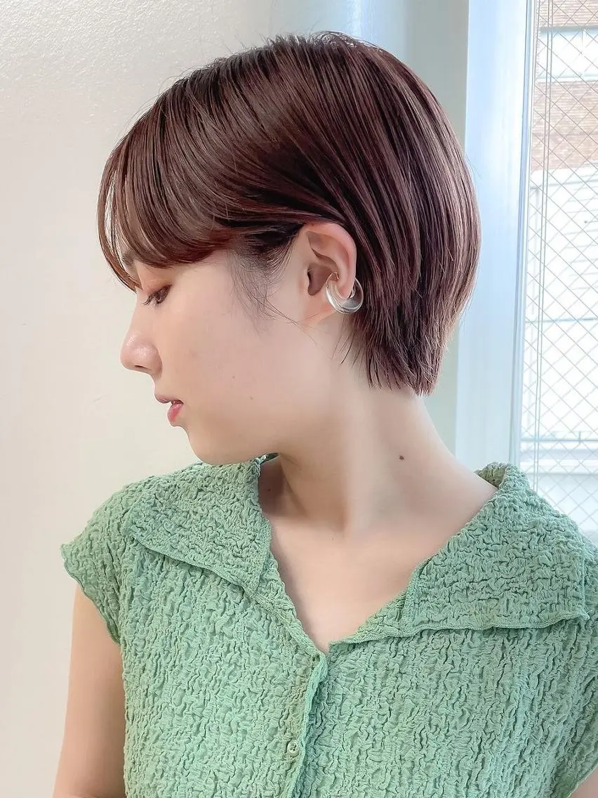 ショート カラー ベージュカラー ブリーチ イヤリングカラー ハイライトカラー イルミナカラー BASSA 下井草店のヘアスタイル