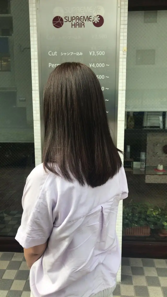セミロング カラー ブラウンカラー オリーブブラウン サプリームヘア 飯田みち瑠のヘアスタイル