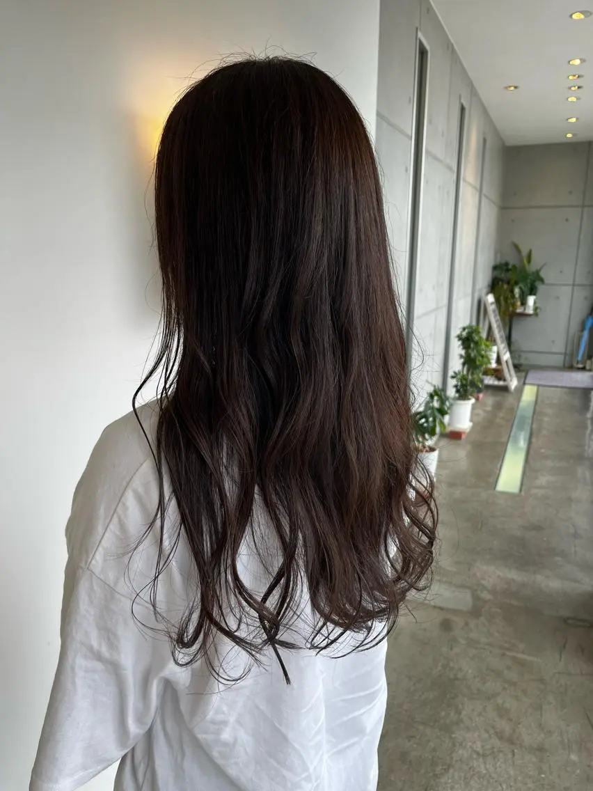 ロング アッシュ おせ ちさとのヘアスタイル