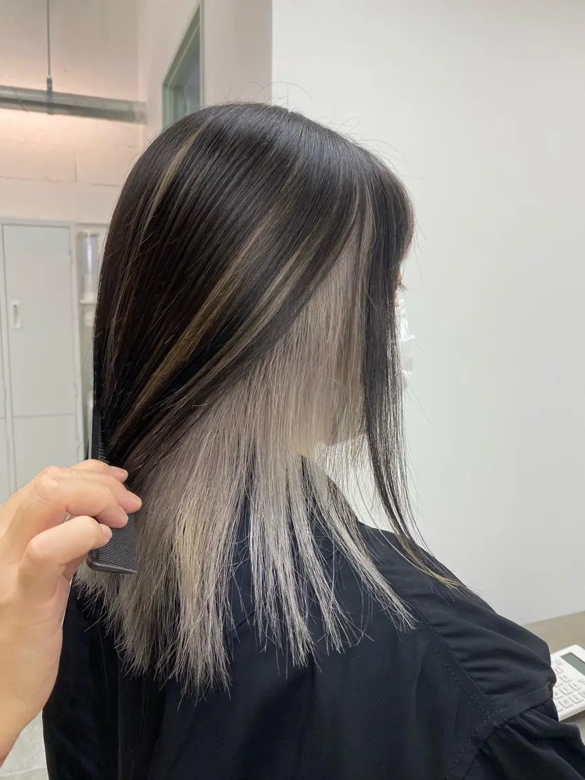 セミロング カラー ヘアアレンジ ベージュカラー ブリーチ ホワイトベージュ ヘアカラー トリートメント 💫お呼ばれヘア💫 men's✨ともえ✨のヘアスタイル