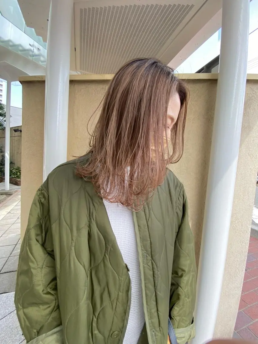 ミディアム レイヤーカット ヘアカラー トリートメント Musiiik hairのヘアスタイル