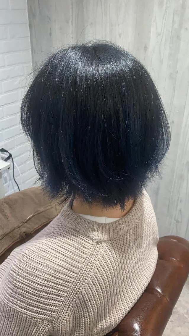 ショート カラー バレイヤージュ ブルーカラー レイヤーカット 外ハネヘア Renatus店長 金子裕美のヘアスタイル