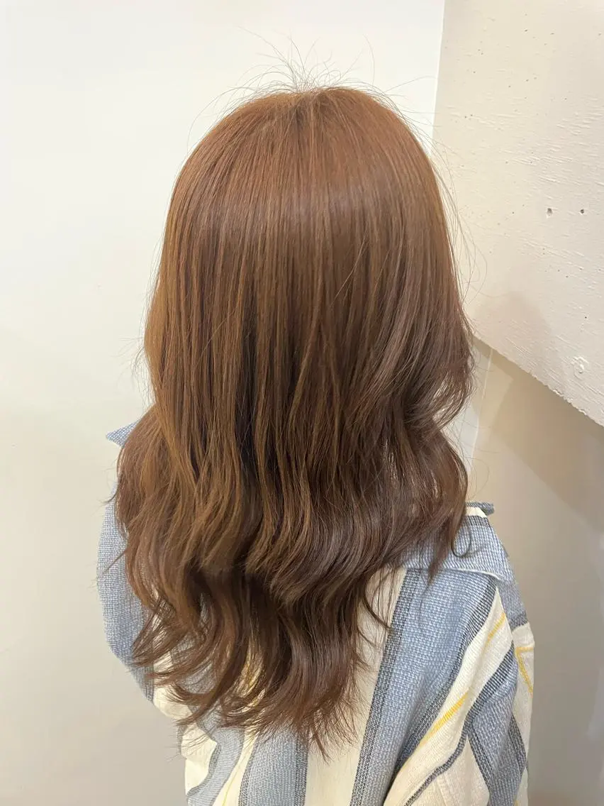 セミロング カラー Neolive 千尋のヘアスタイル