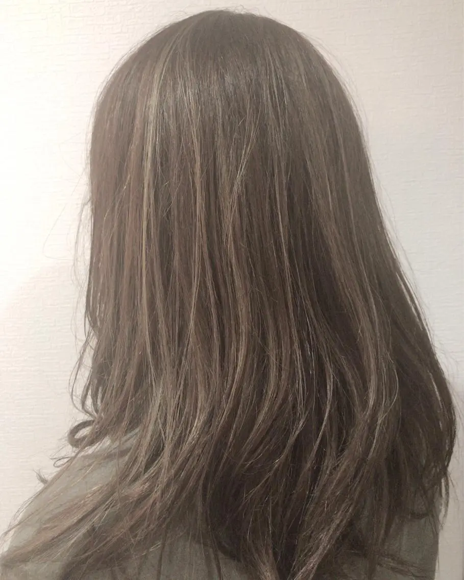 セミロング カラー デザインカラー レイヤーカット匠 イソザキノリユキのヘアスタイル