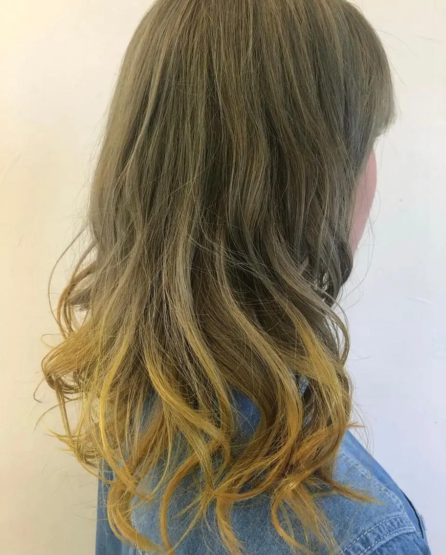 セミロング カラー ヘアアレンジ ヘアカラー 麻生 真子のヘアスタイル