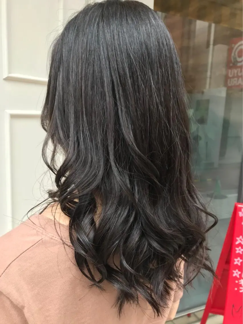 セミロング カラー ダークグレー 🫟Blanco🫟 Color&Careのヘアスタイル