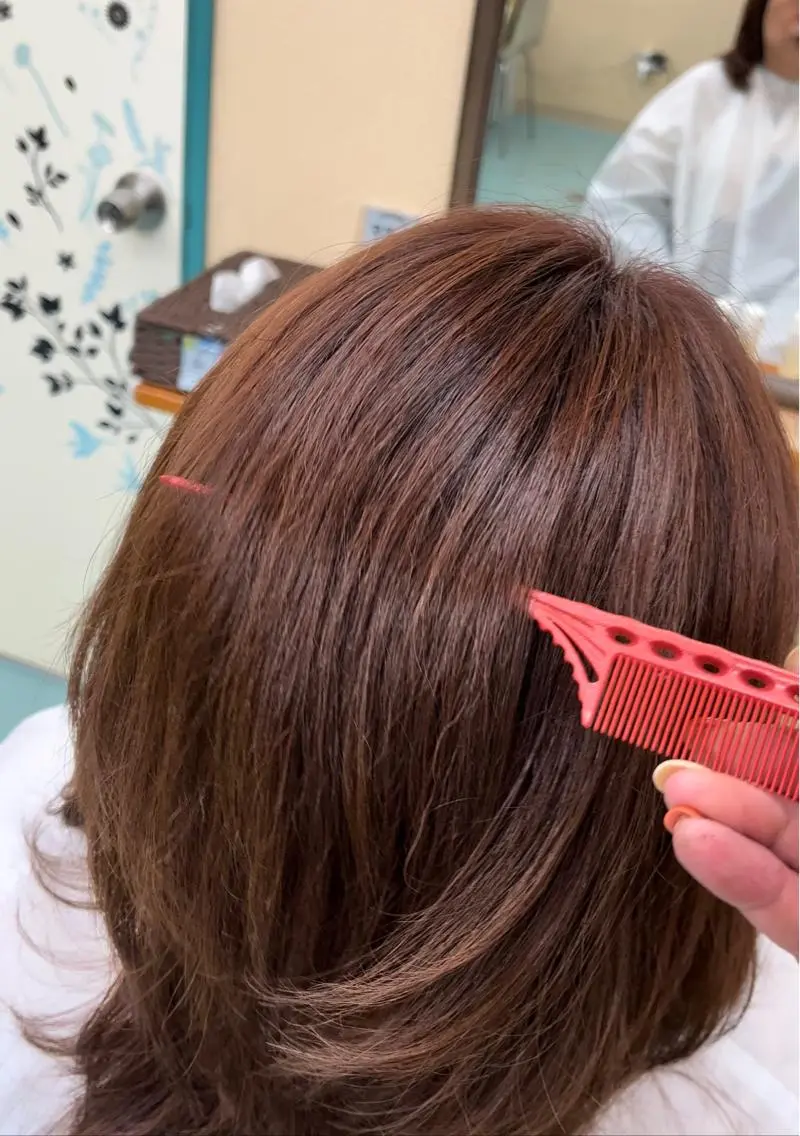 セミロング カラー カット ヘアカラー 外山 理都子のエステ・リラクイメージ