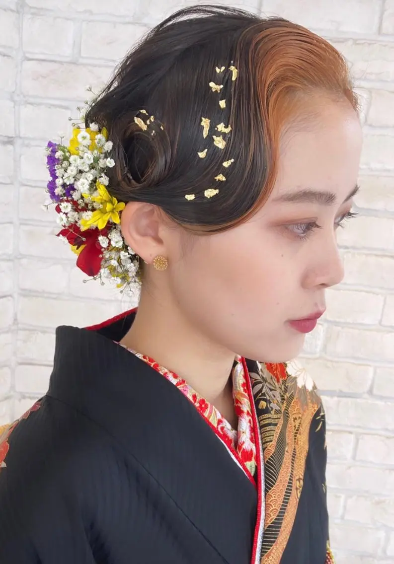 セミロング 卒業式のヘアスタイル ハイライト 韓国風ヘア レイヤーカット あやかショート 白髪ぼかしのヘアスタイル