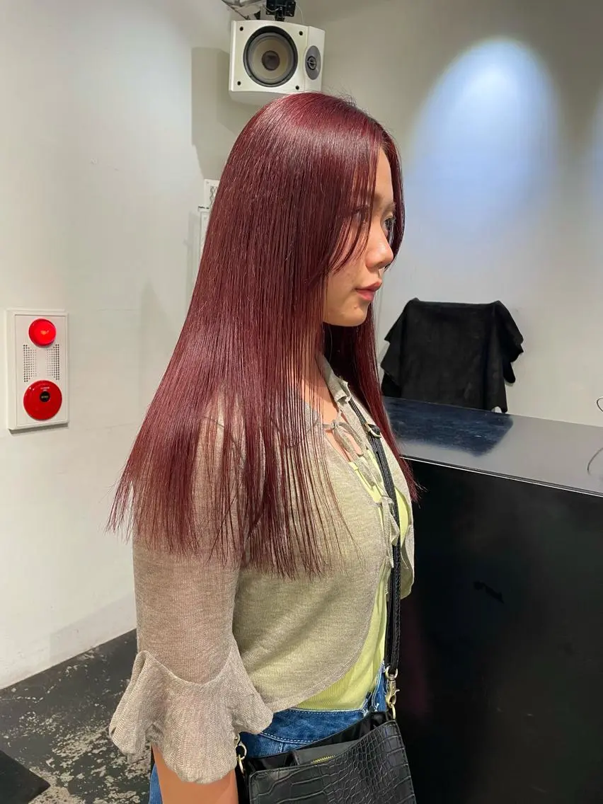 ロング カラー パーマ ヘアアレンジ メンズ キッズ ネイル マツエク・マツパ アイブロウ メンズブリーチ ブリーチ レッドカラー 赤色 カット ヘアカラー トリートメント 艶ハイトーン/ヘア アレンジAYAKAのヘアスタイル