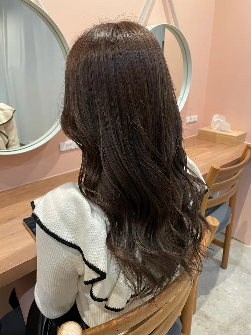 セミロング カラー ヘアアレンジ REONA🪽✨薬院 レイヤーカット🫧のヘアスタイル