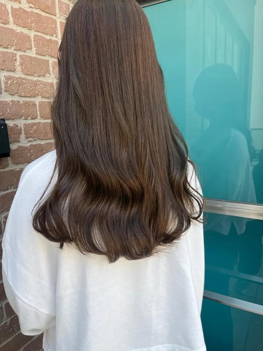 ロング カラー パーマ ヘアアレンジ メンズ キッズ ネイル マツエク・マツパ アイブロウ メンズハイライト メンズパーマ ブラウンカラー ケアカラー 透明感カラー 久木原 ゆりのヘアスタイル
